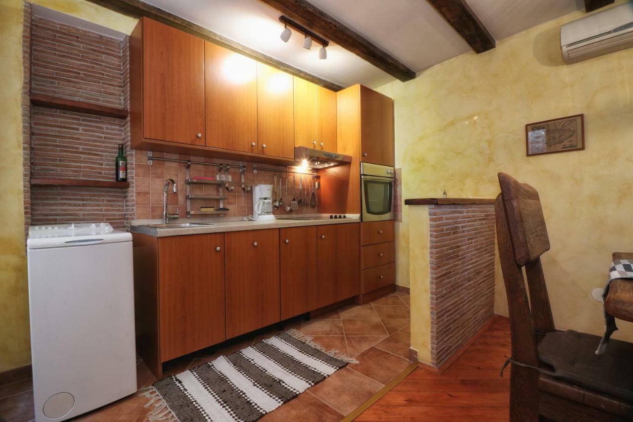 Apartment Superb Townhouse Villa Montalbano *