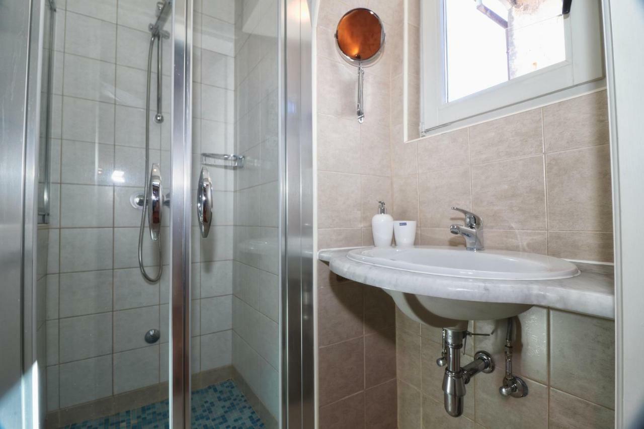 Superb Townhouse Villa Montalbano Apartment